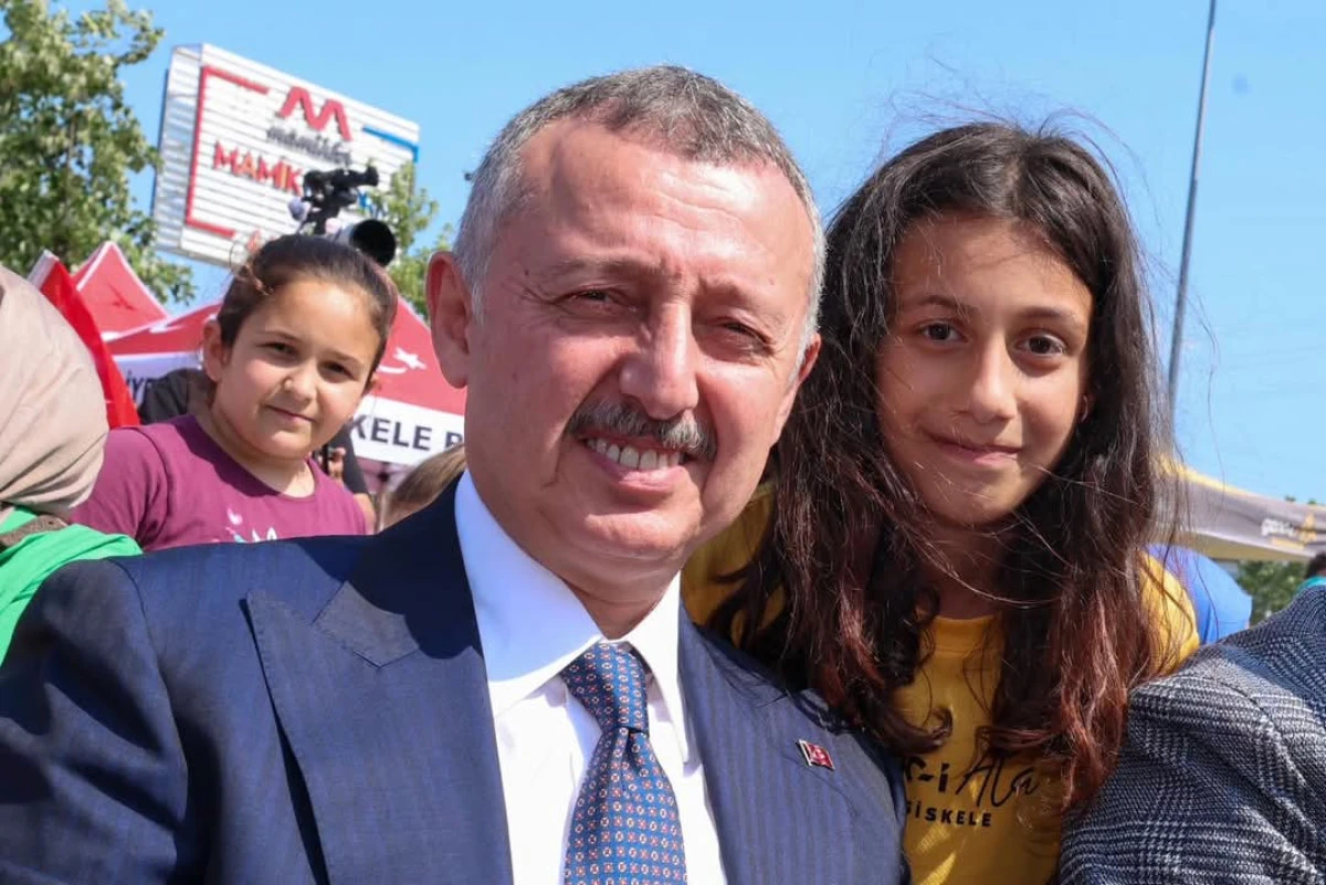 Başkan Büyükakın Yks'ye Girecek Öğrencilere Başarılar Diledi